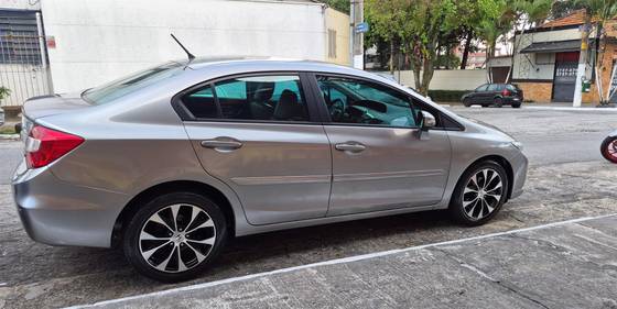 HONDA CIVIC 2.0 LXR 16V FLEX 4P AUTOMÁTICO HONDA CIVIC 2.0 LXR 16V FLEX 4P AUTOMÁTICO